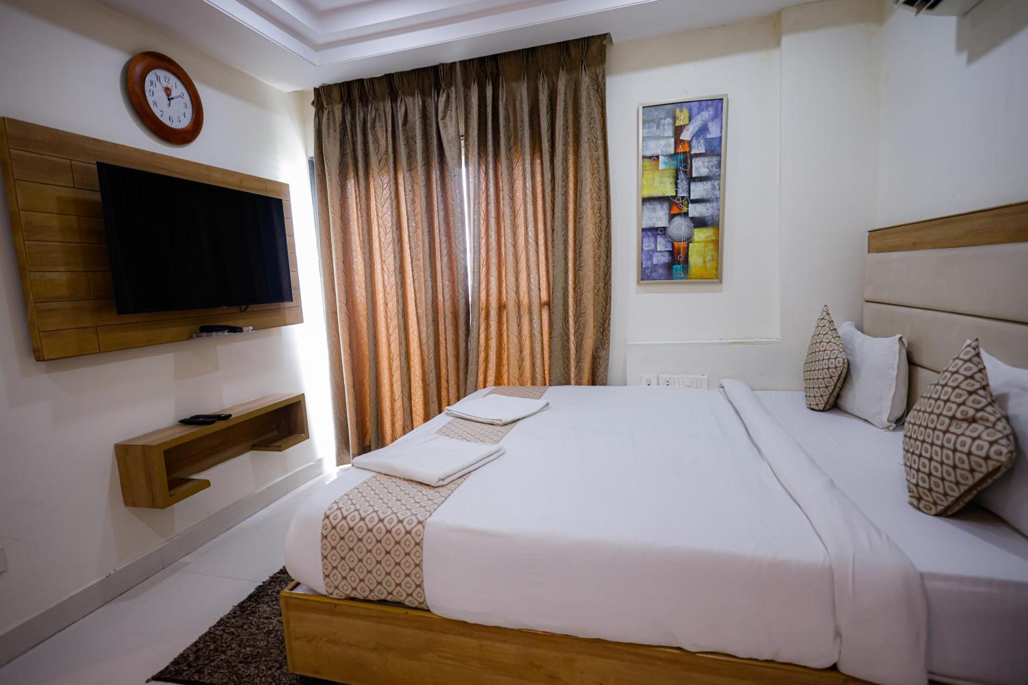 M Square Hotel Гайдарабад Екстер'єр фото